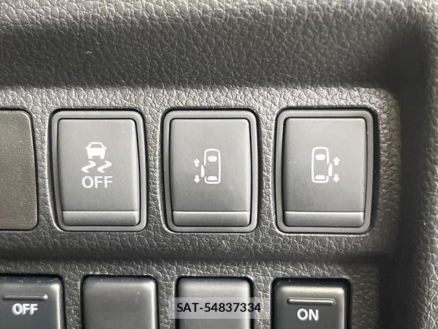 Nissan ELGRAND 2017-02 8550907-3