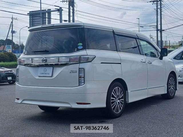 Nissan ELGRAND 2018-09 8551085-1