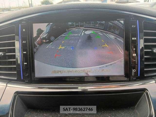 Nissan ELGRAND 2018-09 8551085-11