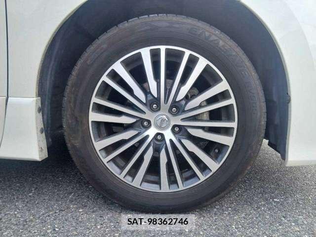 Nissan ELGRAND 2018-09 8551085-19