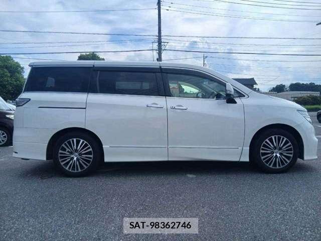 Nissan ELGRAND 2018-09 8551085-2