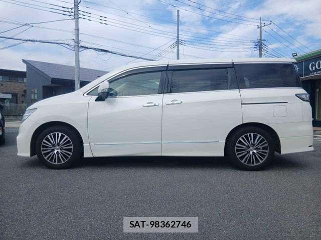 Nissan ELGRAND 2018-09 8551085-3