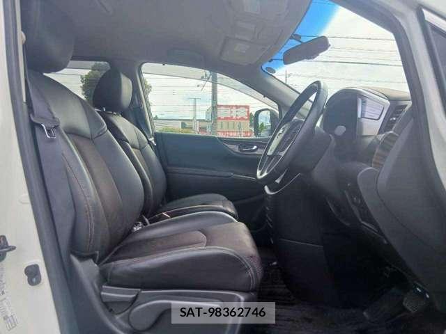 Nissan ELGRAND 2018-09 8551085-5