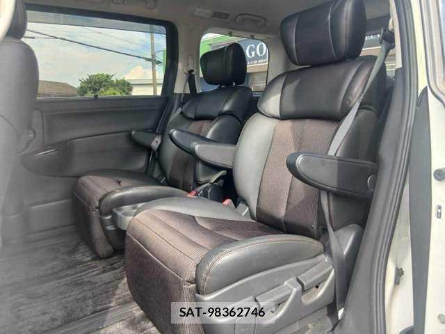 Nissan ELGRAND 2018-09 8551085-8