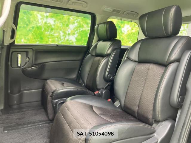 Nissan ELGRAND 2017-03 8552587-7