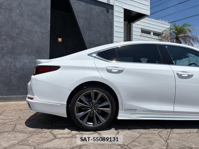 Lexus ES 2018-12 8545921-17