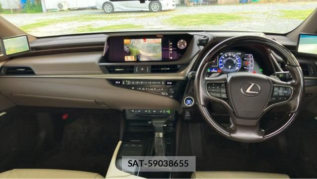 Lexus ES 2019-08 8550296-2