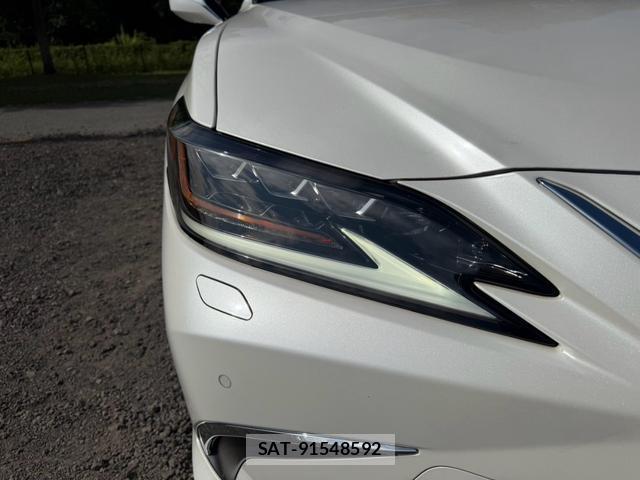 Lexus ES 2021-05 8551637-10