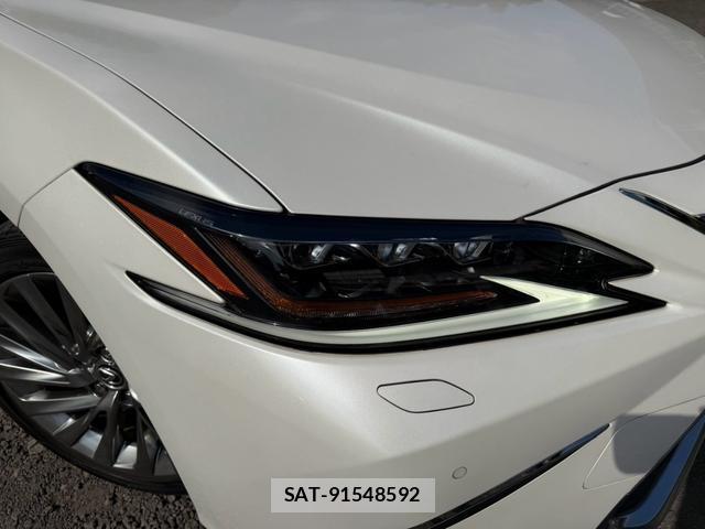 Lexus ES 2021-05 8551637-11