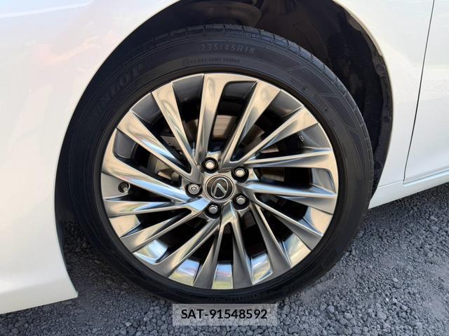 Lexus ES 2021-05 8551637-7