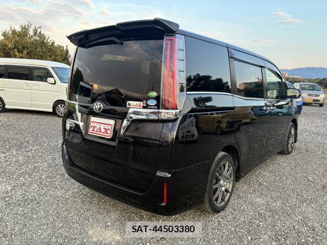 Toyota ESQUIRE 2018-02 8549290-1