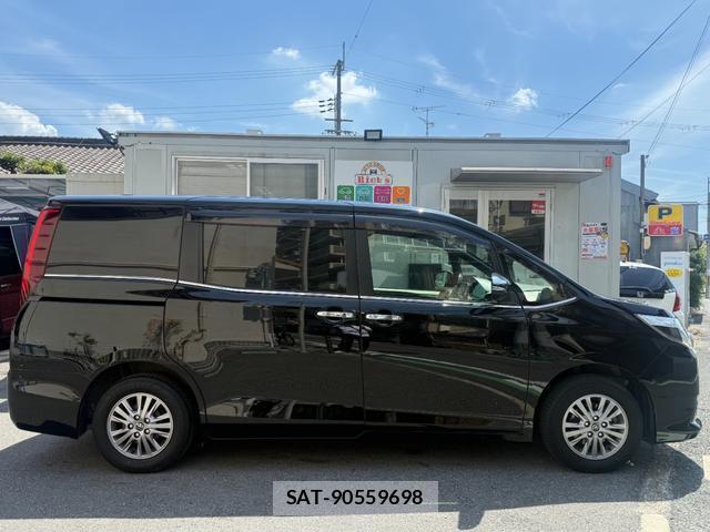 Toyota ESQUIRE 2017-05 8552148-3