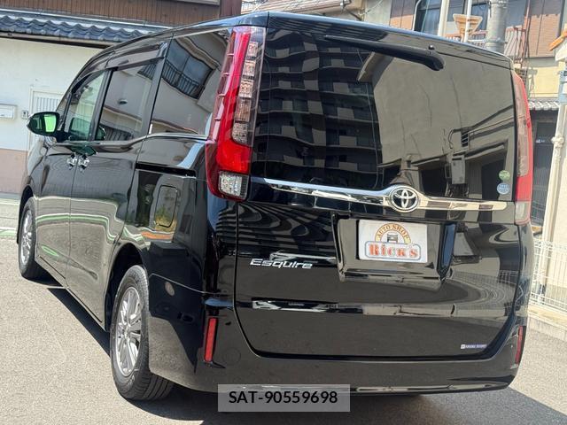 Toyota ESQUIRE 2017-05 8552148-6