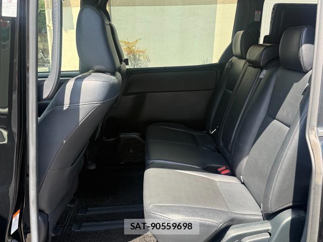 Toyota ESQUIRE 2017-05 8552148-9