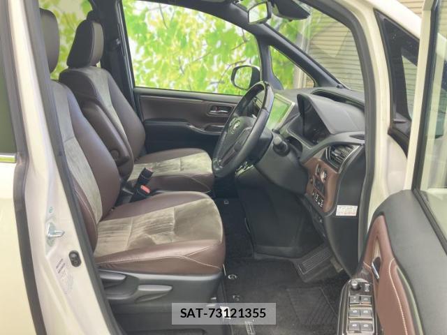Toyota ESQUIRE 2017-12 8552575-3
