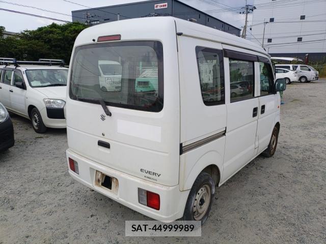 Suzuki EVERY 2012-07 8547571-2
