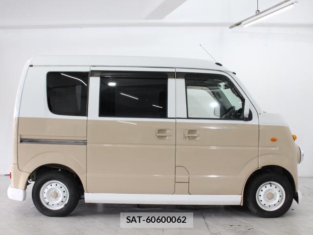 Suzuki EVERY 2010-06 8548731-12