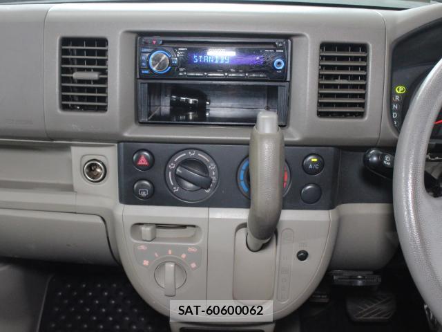 Suzuki EVERY 2010-06 8548731-17