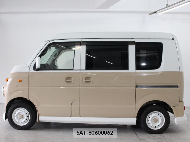 Suzuki EVERY 2010-06 8548731-4