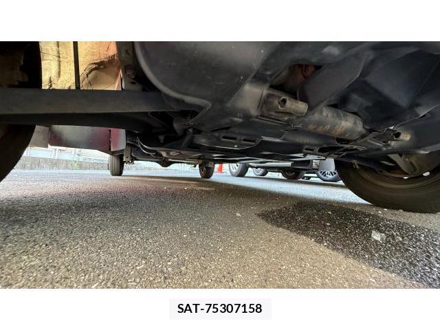 Suzuki EVERY 2010-11 8548827-19