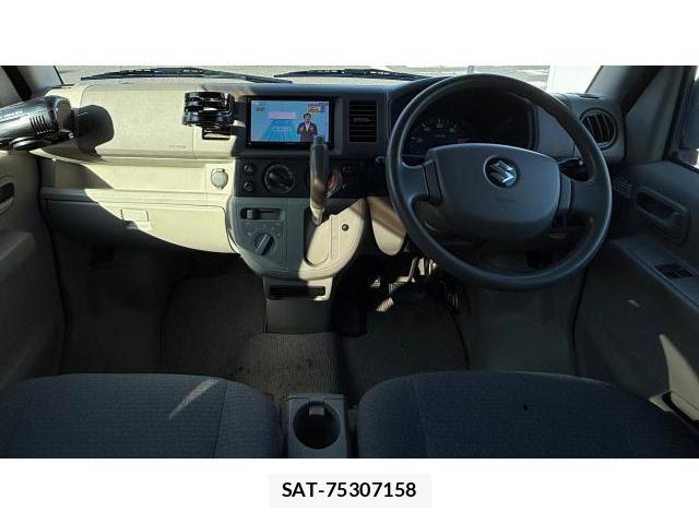 Suzuki EVERY 2010-11 8548827-4