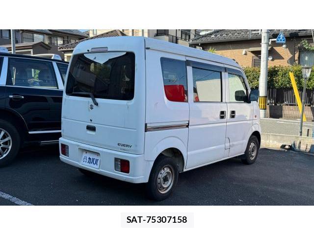 Suzuki EVERY 2010-11 8548827-8