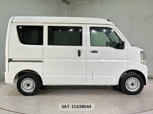 Suzuki EVERY 2023-07 8549808-13