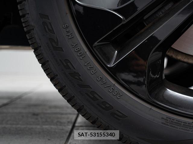 Jaguar F-PACE 2023-07 8546062-17