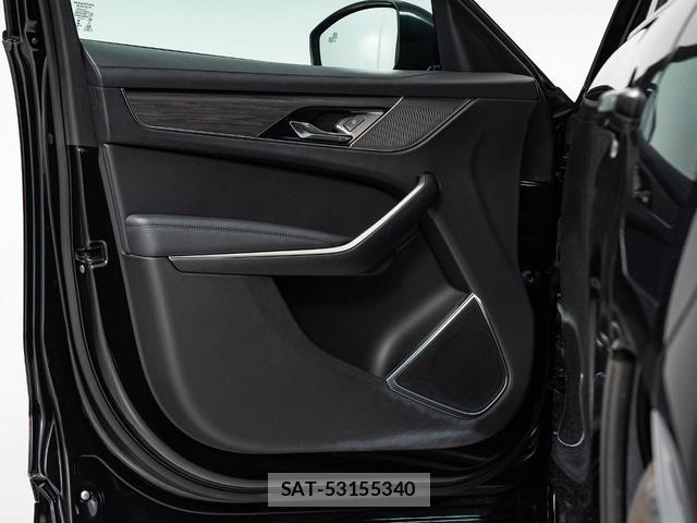 Jaguar F-PACE 2023-07 8546062-4