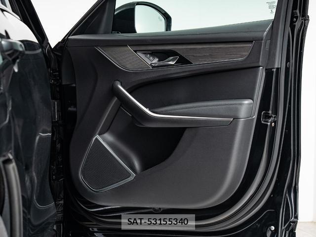Jaguar F-PACE 2023-07 8546062-7