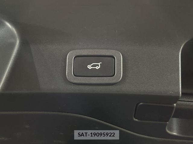 Jaguar F-PACE 2020-03 8547265-12