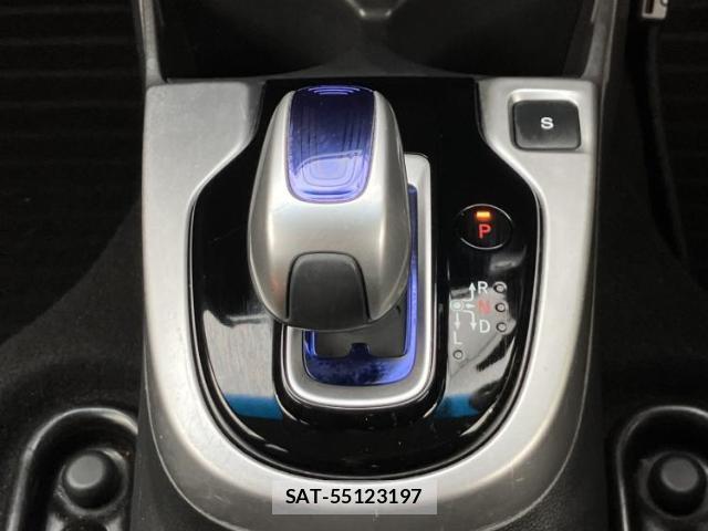 Honda FIT HYBRID 2016-03 8552298-16