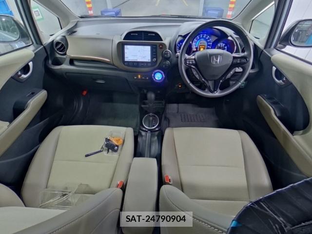 Honda FIT SHUTTLE HYBRID 2012 8551038-2