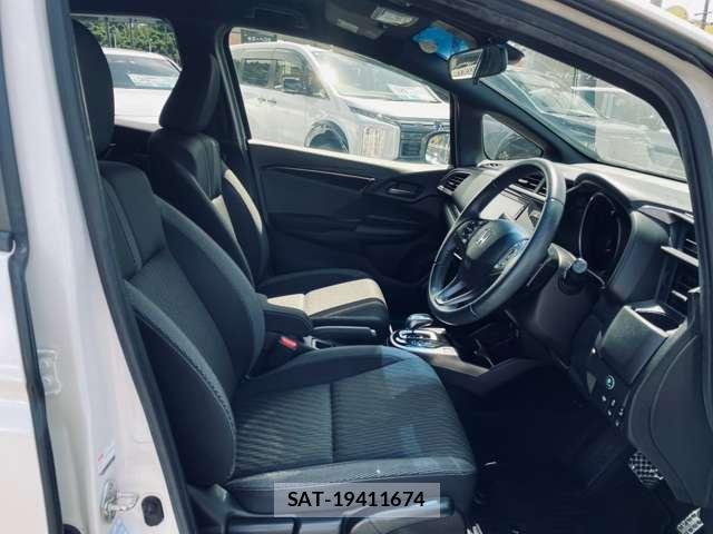 Honda FIT 2018-03 8546144-18
