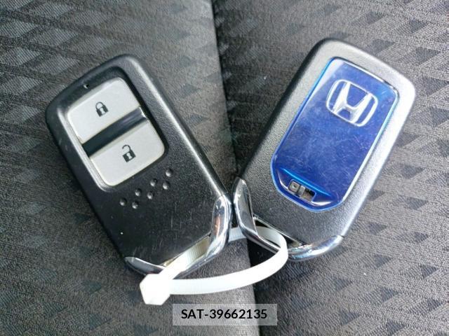 Honda FIT 2017-07 8546533-14