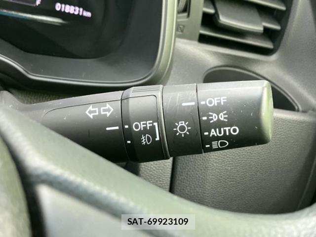 Honda FIT 2018-05 8548544-16