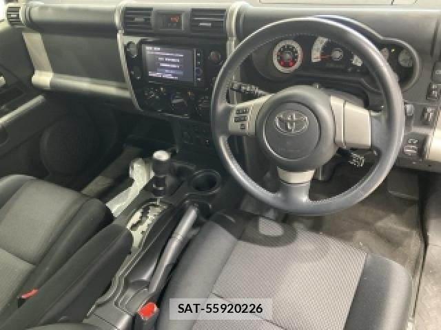 Toyota FJ CRUISER 2014-05 8547871-2