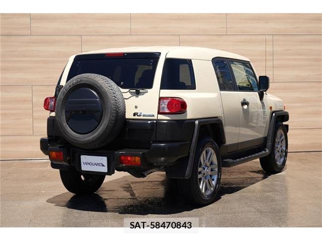 Toyota FJ CRUISER 2018-03 8549316-1