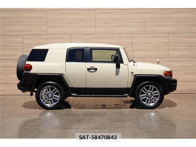 Toyota FJ CRUISER 2018-03 8549316-5