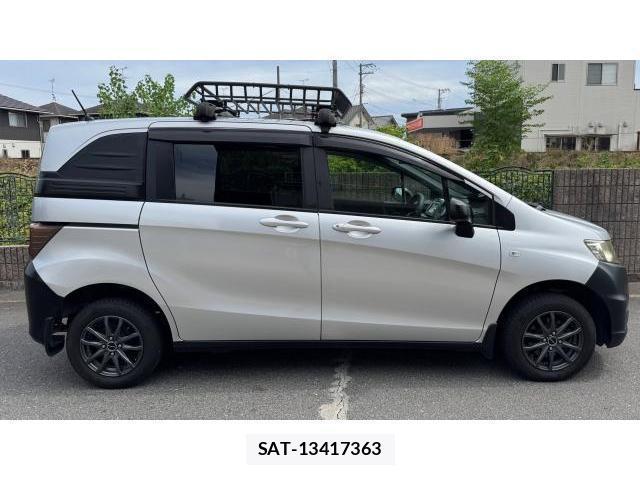 Honda FREED SPIKE 2011 8548862-2