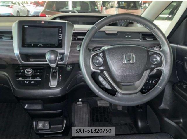 Honda FREED 2022-04 8548190-2