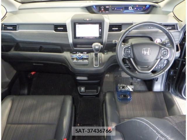 Honda FREED 2017-07 8548196-2