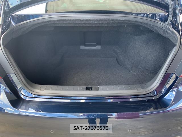 Nissan FUGA 2017-07 8547021-16