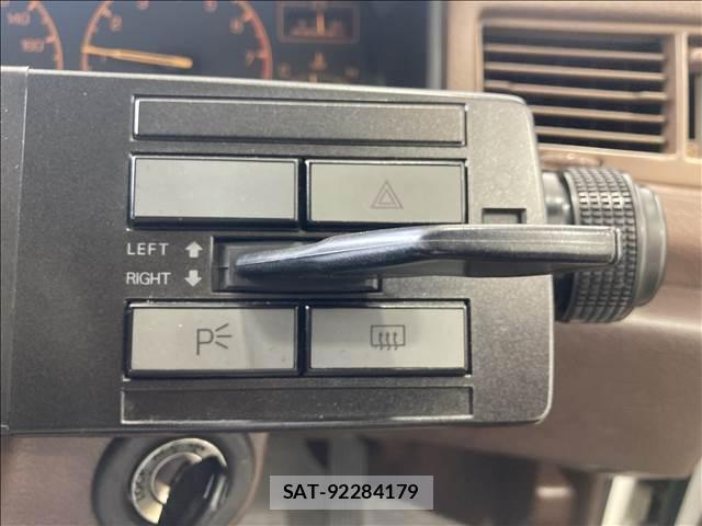 Mitsubishi GALANT 1984-12 8549342-13