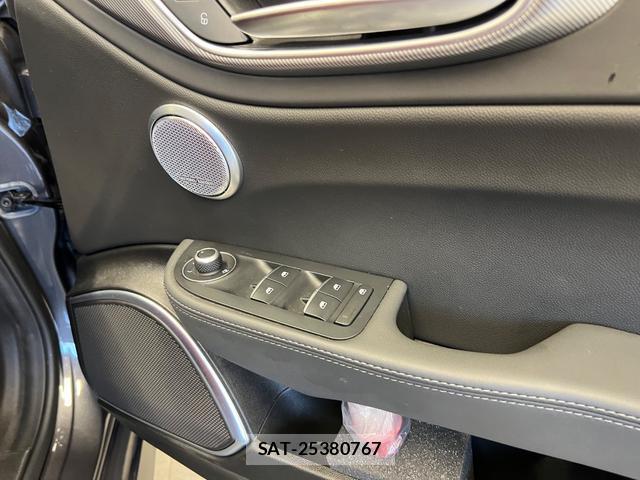 ALFA ROMEO Giulia 2023-02 8547630-9