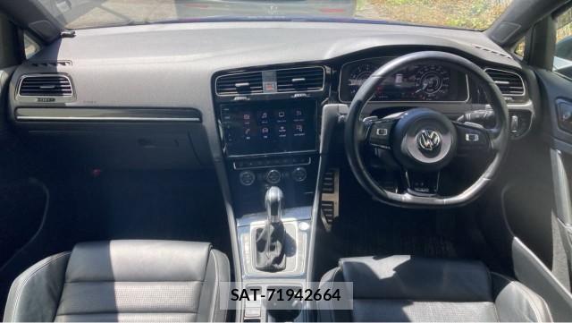 VolksWagen GOLF R VARIANT 2017-07 8550319-2
