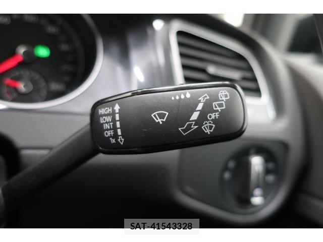 VolksWagen GOLF VARIANT 2017-12 8545521-11