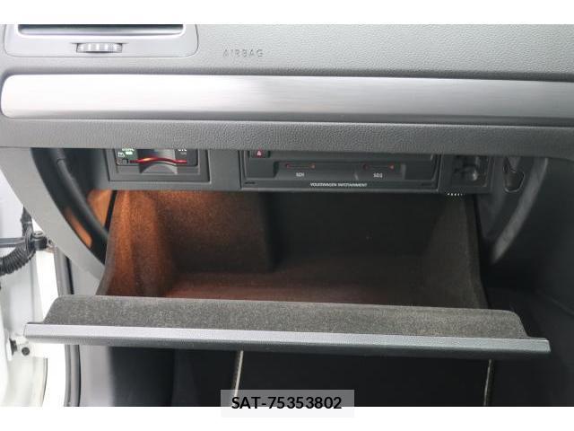VolksWagen GOLF 2017-06 8545512-12