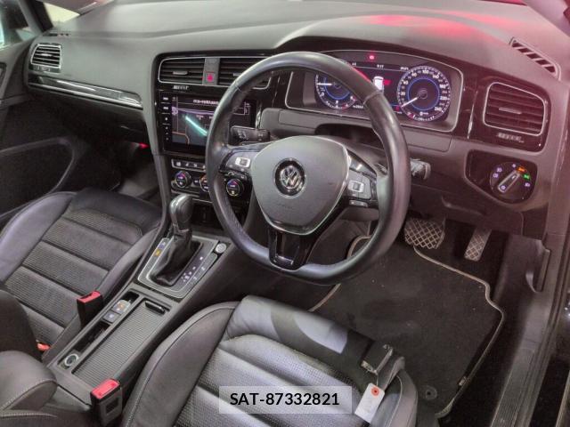 VolksWagen GOLF 2020-04 8547850-2