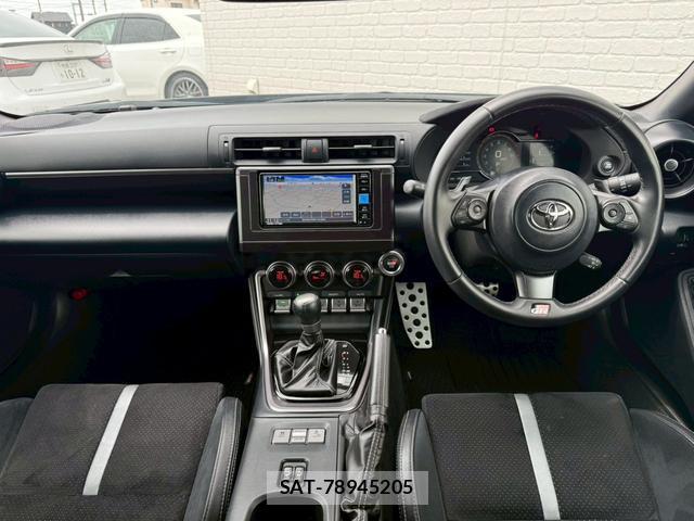 Toyota GR86 2024-12 8545821-1